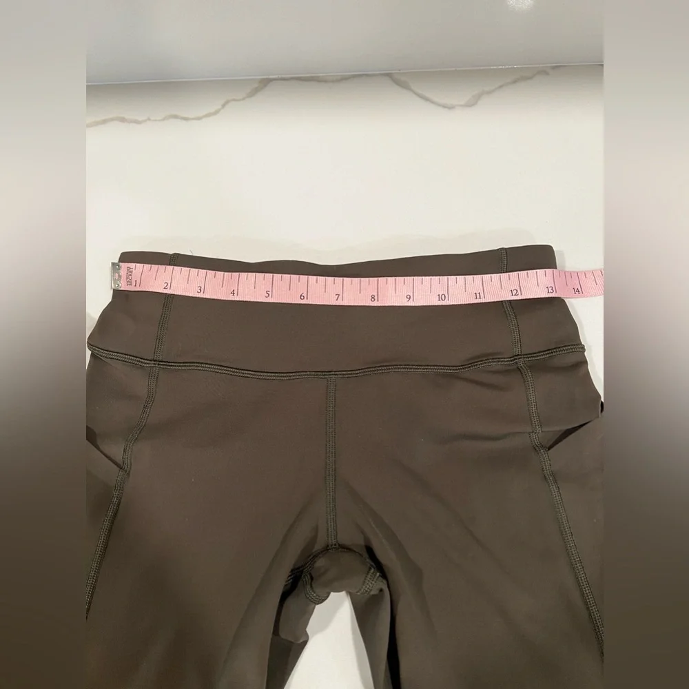 Lululemon Athletica Women’s Pace‎ Rival Crop legging 22” Dark Olive Size 4